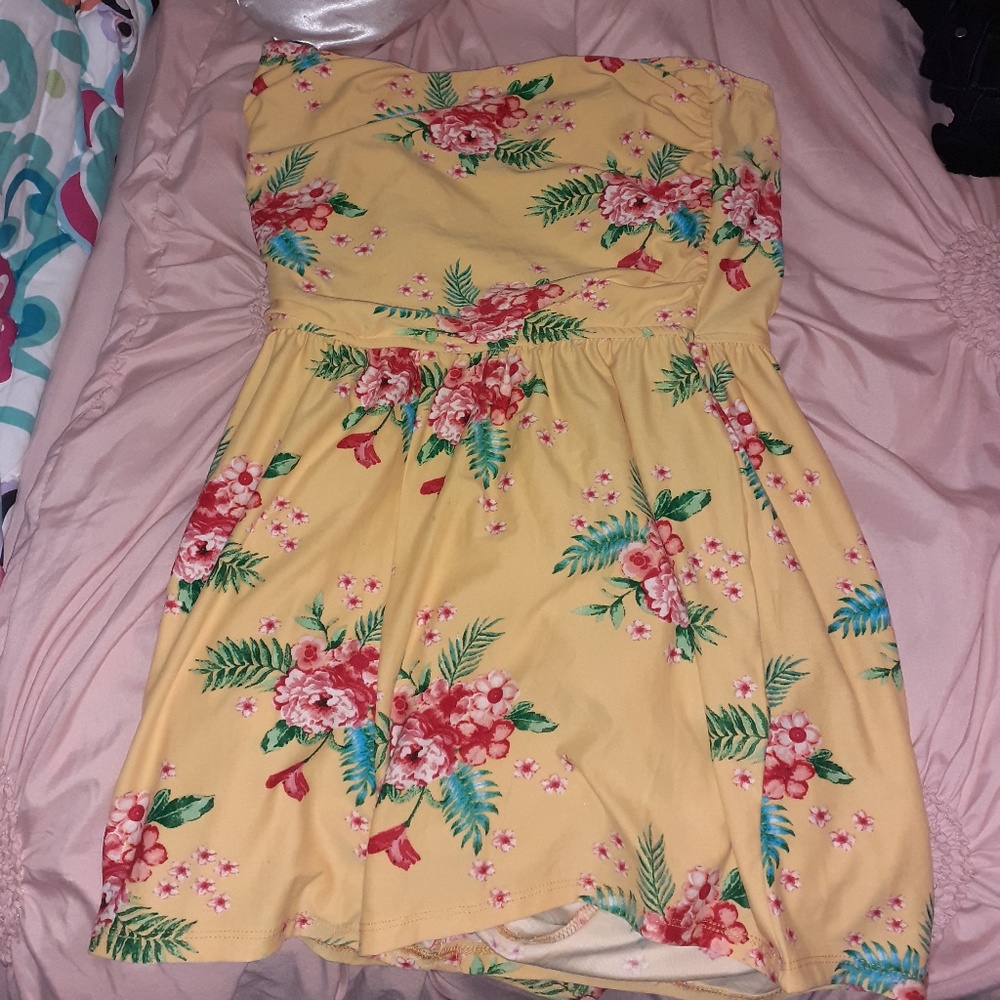 Yellow romper:)
